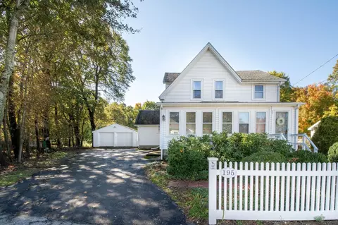 195 Union St, Hanover, MA 02339