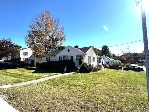 Exterior - 132 Maple St, Framingham, MA 01702 photo 5 of 15