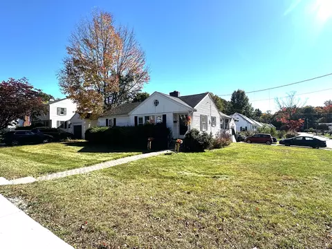 Exterior - 132 Maple St, Framingham, MA 01702 photo 4 of 15
