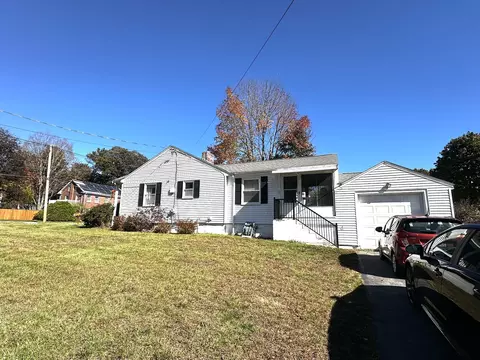 Exterior - 132 Maple St, Framingham, MA 01702 photo 6 of 15