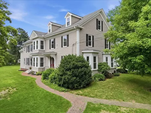 35 South St # A, Medfield, MA 02052