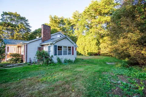 Exterior - 92 Worcester Rd, Webster, MA 01570 photo 4 of 8