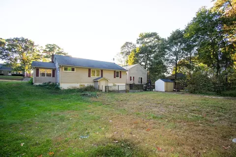 Exterior - 92 Worcester Rd, Webster, MA 01570 photo 6 of 8