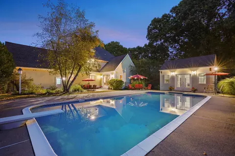 Exterior - 27 Sibley Rd, Sutton, MA 01590 photo 3 of 7