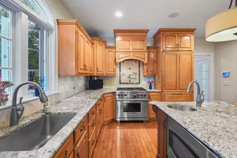 Kitchen - 27 Sibley Rd, Sutton, MA 01590 photo 2 of 7