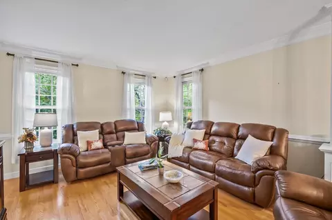 Living - 27 Sibley Rd, Sutton, MA 01590 photo 4 of 4