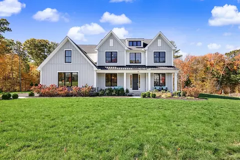 26 Whalen Rd, Hopkinton, MA 01748