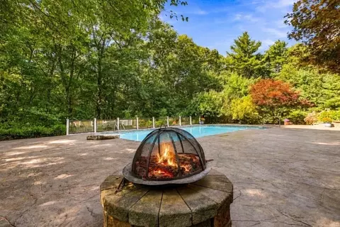 Exterior - 30 Juniper Rd, Upton, MA 01568 photo 7 of 10