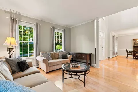 Living - 30 Juniper Rd, Upton, MA 01568 photo 4 of 5
