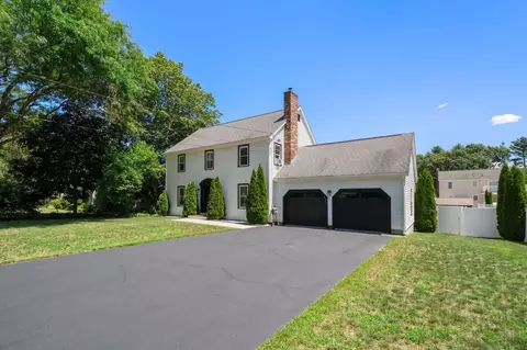 247 Fremont St, Taunton, MA 02780