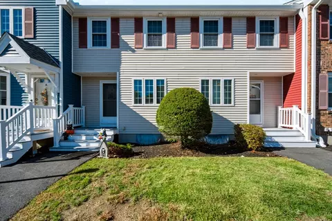 14 Fernwood Dr #B, Leominster, MA 01453