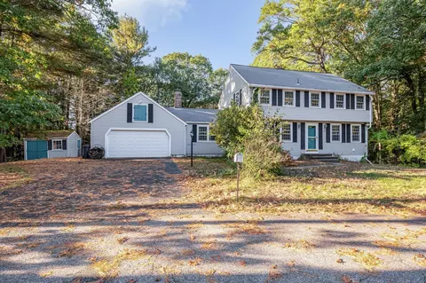 15 Wagontrail Rd, Chelmsford, MA 01824