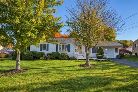 31 Rita St, Springfield, MA 01118