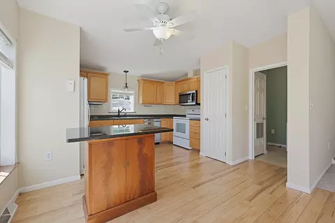 Kitchen - 16 Robert Rd, Plainville, MA 02762 photo 4 of 5