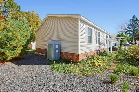Exterior - 16 Robert Rd, Plainville, MA 02762 photo 6 of 8