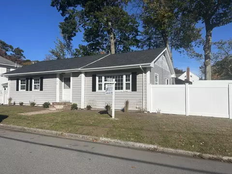 612 Whittier St, New Bedford, MA 02740