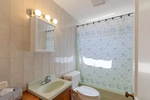 Bath - 114 Conant St, Beverly, MA 01915 photo 1 of 3