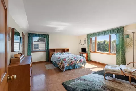 Bedroom - 114 Conant St, Beverly, MA 01915 photo 2 of 4