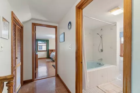 Entry Way - 114 Conant St, Beverly, MA 01915 photo 4 of 4