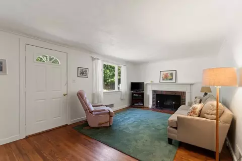 Living - 114 Conant St, Beverly, MA 01915 photo 3 of 5