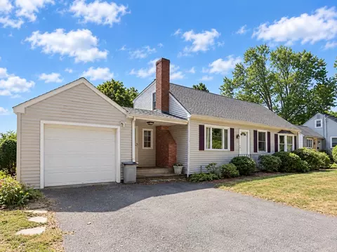 Exterior - 114 Conant St, Beverly, MA 01915 photo 2 of 10