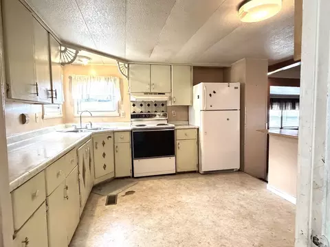 45 Puffin Dr, Chicopee, MA 01020 photo 15
