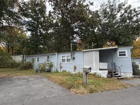 45 Puffin Dr, Chicopee, MA 01020 photo 1