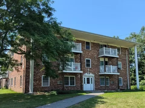 16 Woodman Way #8, Newburyport, MA 01950