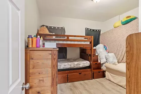Bedroom - 17 Winthrop St, Worcester, MA 01604 photo 7 of 9