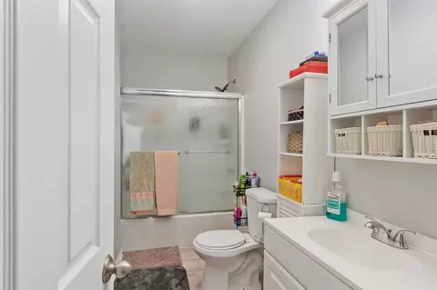 Bath - 17 Winthrop St, Worcester, MA 01604 photo 2 of 2