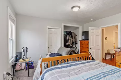 Bedroom - 17 Winthrop St, Worcester, MA 01604 photo 2 of 9