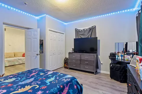 Bedroom - 17 Winthrop St, Worcester, MA 01604 photo 6 of 9