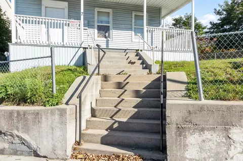 Exterior - 17 Winthrop St, Worcester, MA 01604 photo 3 of 7