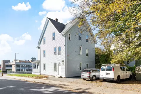Exterior - 17 Winthrop St, Worcester, MA 01604 photo 2 of 7