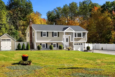 281 Beech St, Tewksbury, MA 01876