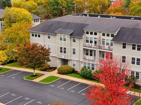3 Harvest Dr #305, North Andover, MA 01845
