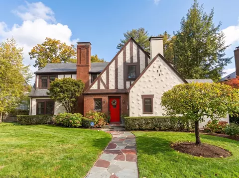 79 Randolph Rd, Chestnut Hill, MA 02467