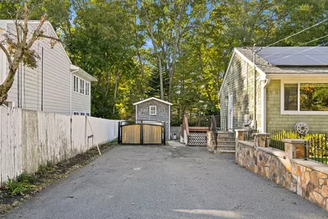Exterior - 29 Reservoir St, Fall River, MA 02723 photo 4 of 7