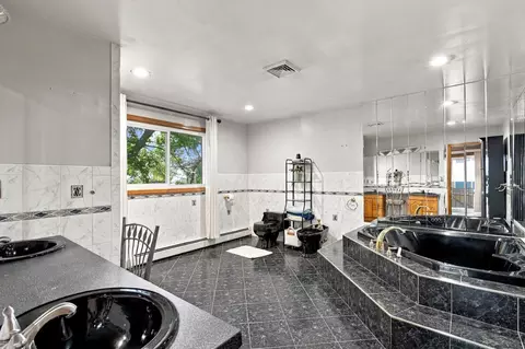 Bath - 29 Reservoir St, Fall River, MA 02723 photo 1 of 4