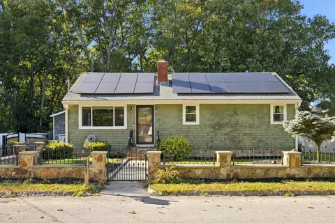Exterior - 29 Reservoir St, Fall River, MA 02723 photo 2 of 7