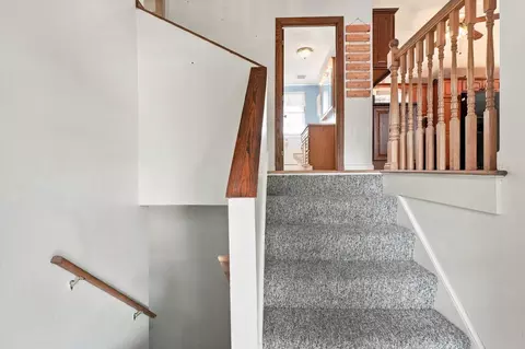 Entry Way - 14 Dibble Rd, Lynn, MA 01904 photo 4 of 4