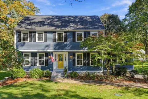 2 Canter Cir, Westford, MA 01886