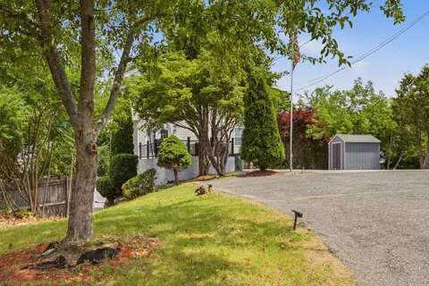 Exterior - 724 Woodman St, Fall River, MA 02724 photo 9 of 10