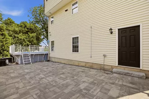 Exterior - 724 Woodman St, Fall River, MA 02724 photo 3 of 10