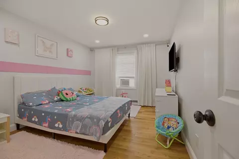 Bedroom - 724 Woodman St, Fall River, MA 02724 photo 4 of 5