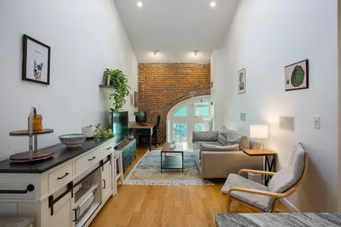 106 13th St #203, Boston, MA 02129