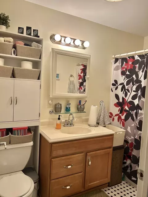 Bath - 215 Mill St #121, Worcester, MA 01602 photo 1 of 1