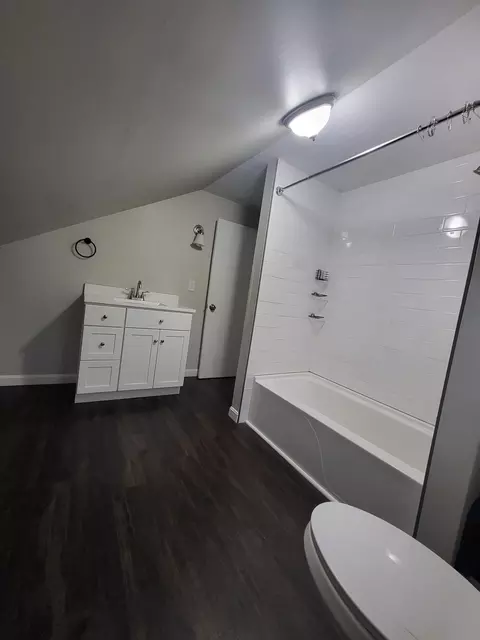 Bath - 177 William St, Fall River, MA 02721 photo 1 of 1