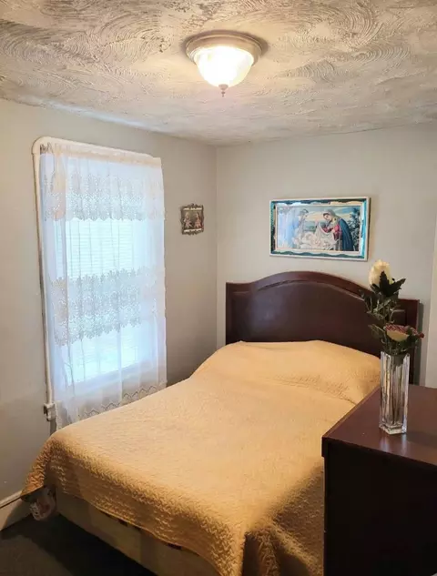 Bedroom - 177 William St, Fall River, MA 02721 photo 2 of 5
