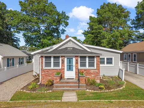 Exterior - 7 Galavotti Ave, Wareham, MA 02571 photo 1 of 5